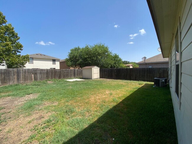 Building Photo - 9647 Kennebec Way