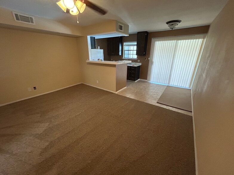 Building Photo - 5300 E Waverly Dr