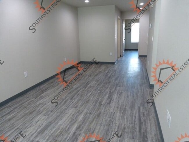 Building Photo - Modern 2 BED 2 BATH apartments