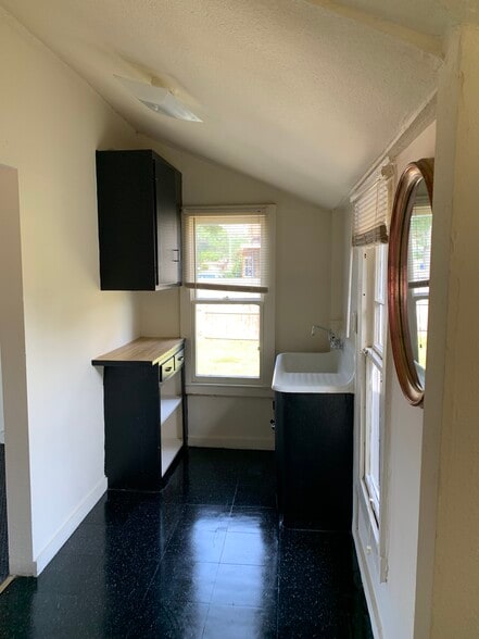 Building Photo - 152 3rd St NW