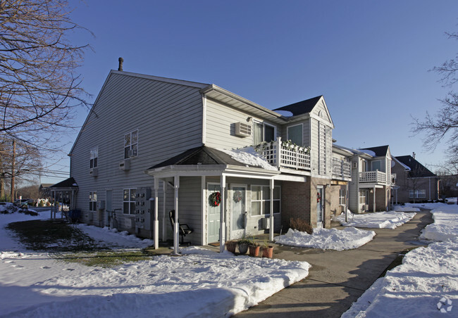 Building Photo - Saxon Green