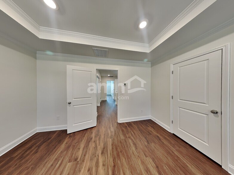 Building Photo - 11122 Hazel Gdns Dr