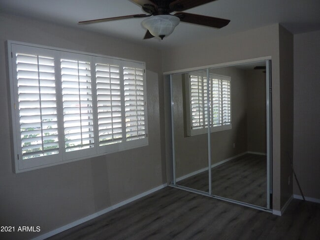 Building Photo - 607 E Diamond Dr