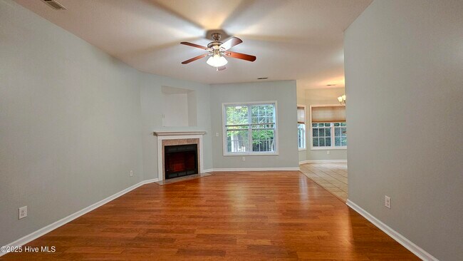 Building Photo - 300 Buoy Ct