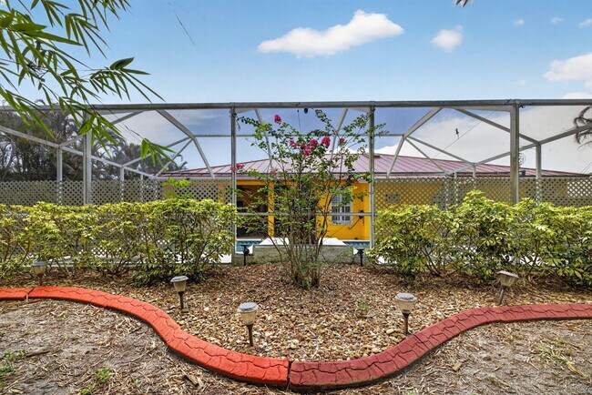 Building Photo - 3077 SE Galt Cir