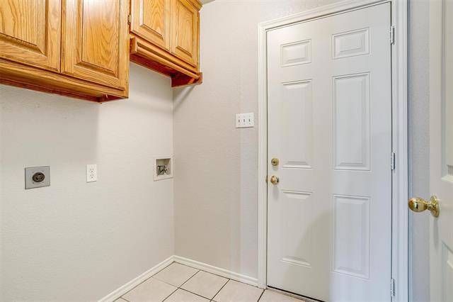 Building Photo - 8459 Golf Club Cir