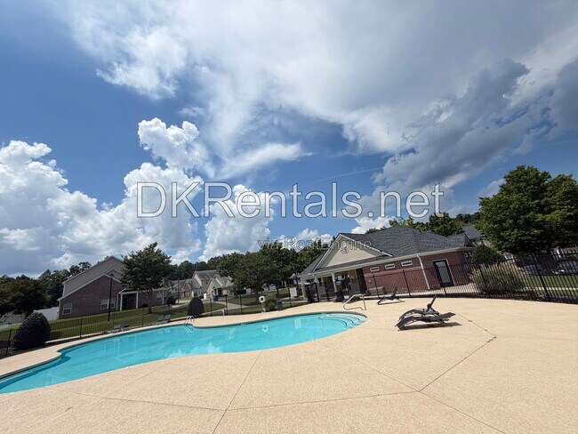 Building Photo - 2555 Flat Shoals Rd