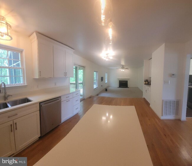 Building Photo - 10105 Cotter Ct