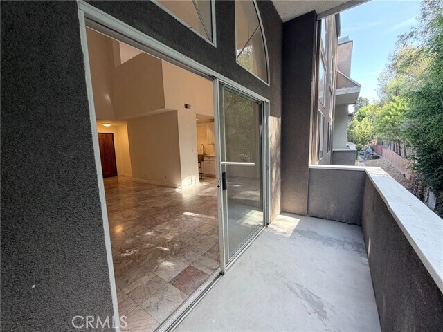 Building Photo - 3284 Barham Blvd