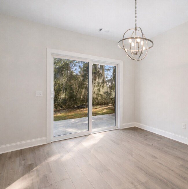 Building Photo - 104 Simon Cir