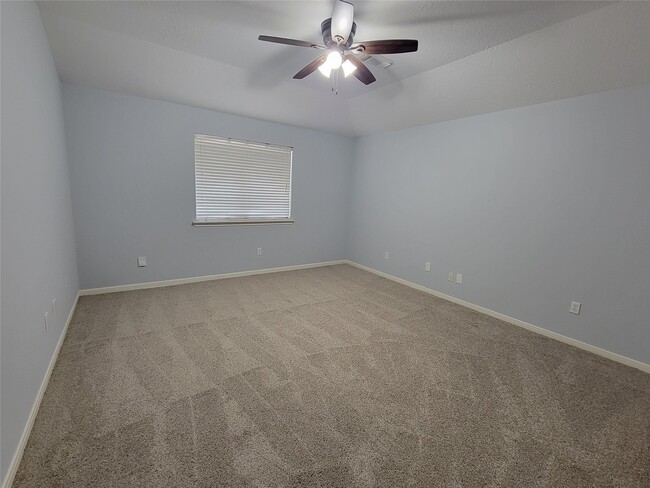 Building Photo - 2218 Wickburn Dr