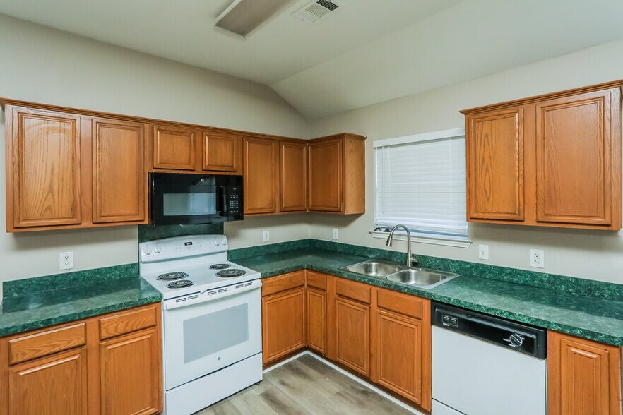 Building Photo - 1303 Coronado Ln
