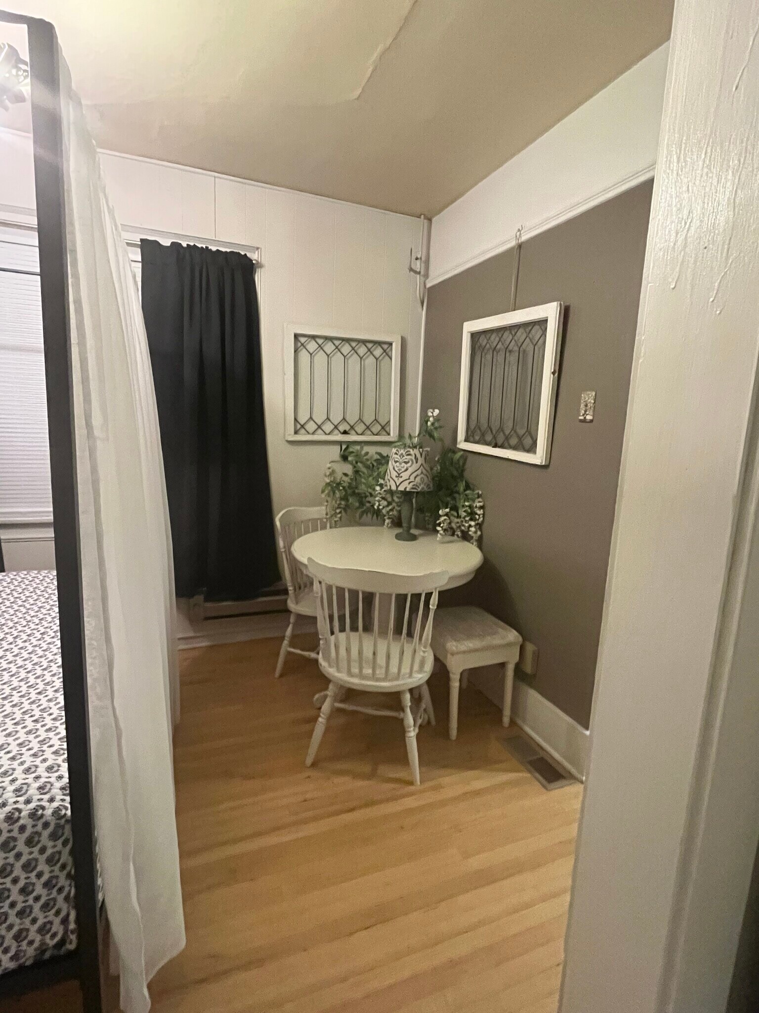 Building Photo - 856 E Carter St