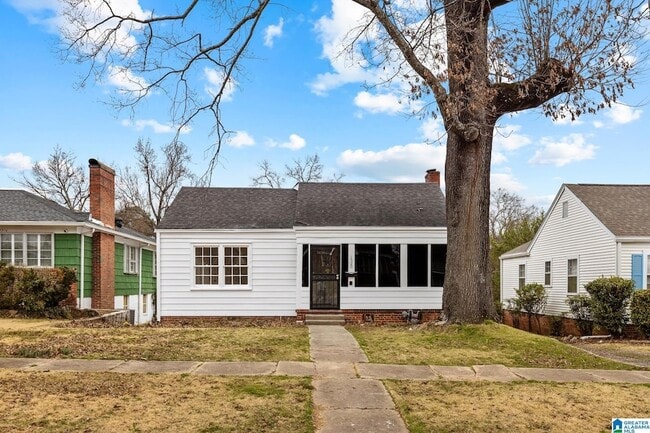 Building Photo - 1520 41st St