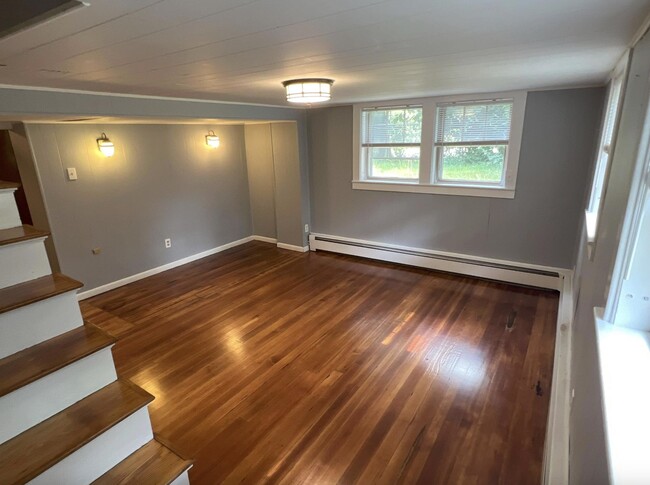 Building Photo - 116 Concord St