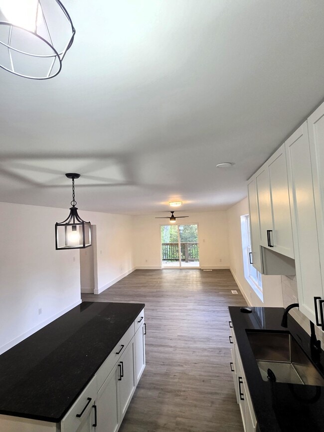 Building Photo - 12 New Sugar Creek Rd