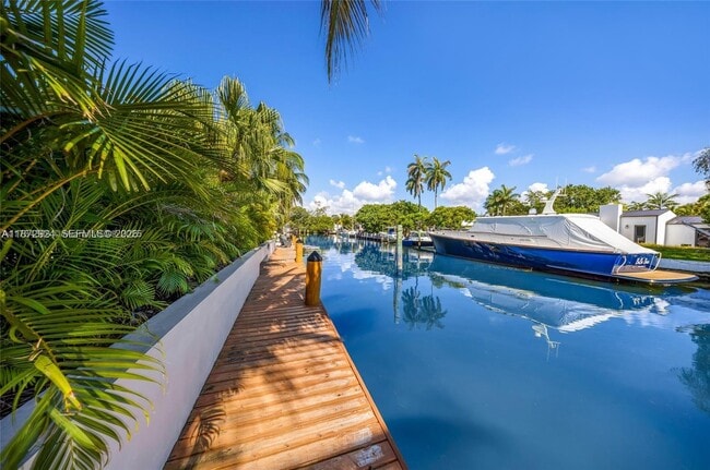 Building Photo - 1141 NE 90th St