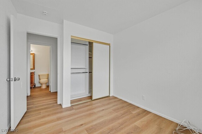 Building Photo - 4474 Buena Vista Dr