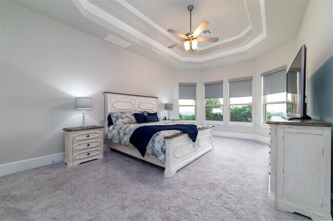 Building Photo - 2400 Sunset Vista Cir