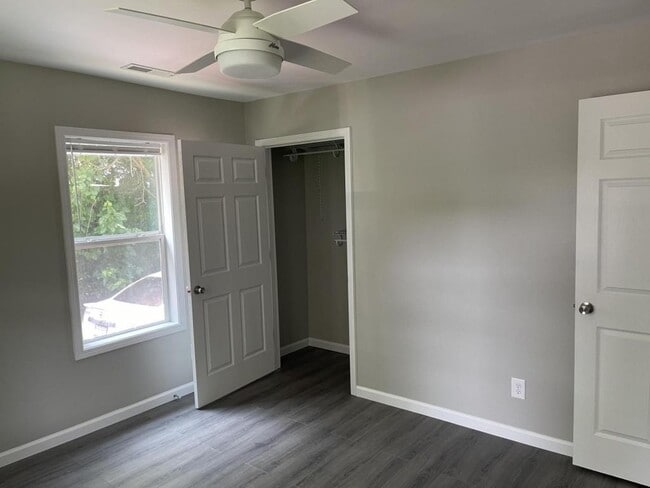 Building Photo - 246 Hilltop Ave SW