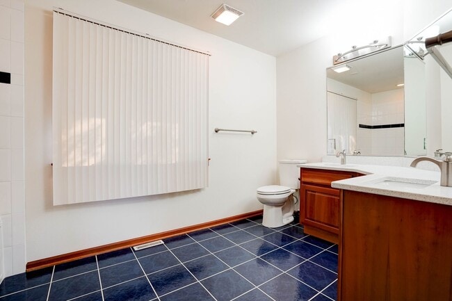 Building Photo - 11-11 Redtail Ct