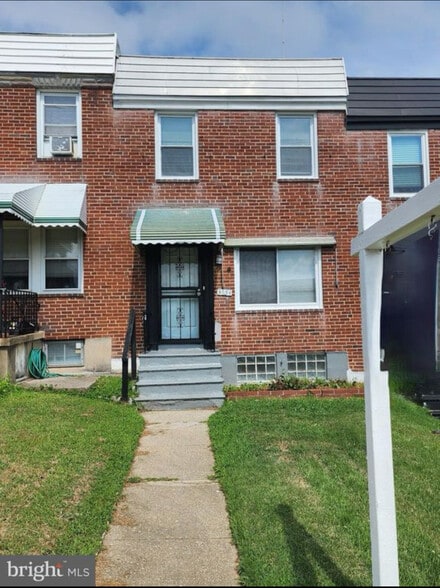Building Photo - 3654 Chesterfield Ave