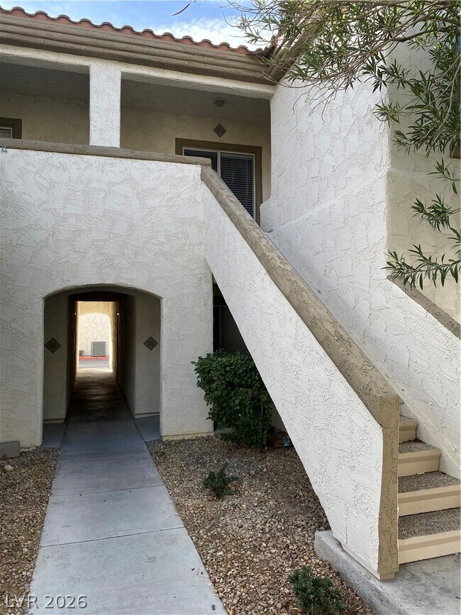 Building Photo - 6804 Indian Chief Dr