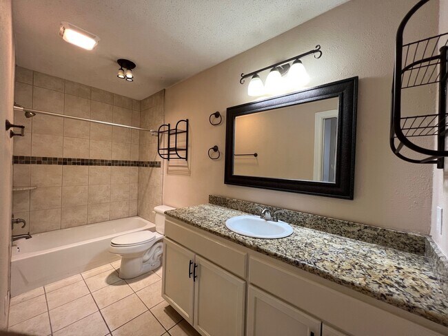 Building Photo - 5550 N Braeswood Blvd