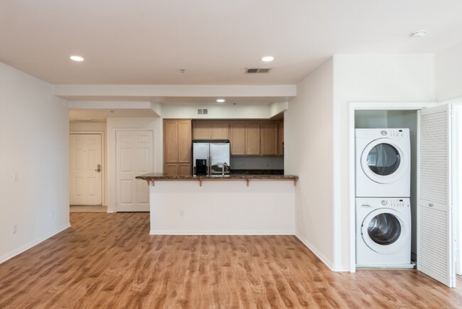 Building Photo - 8700 Glenoaks Blvd