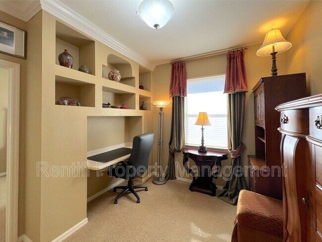 Building Photo - 11915 Country Day Cir