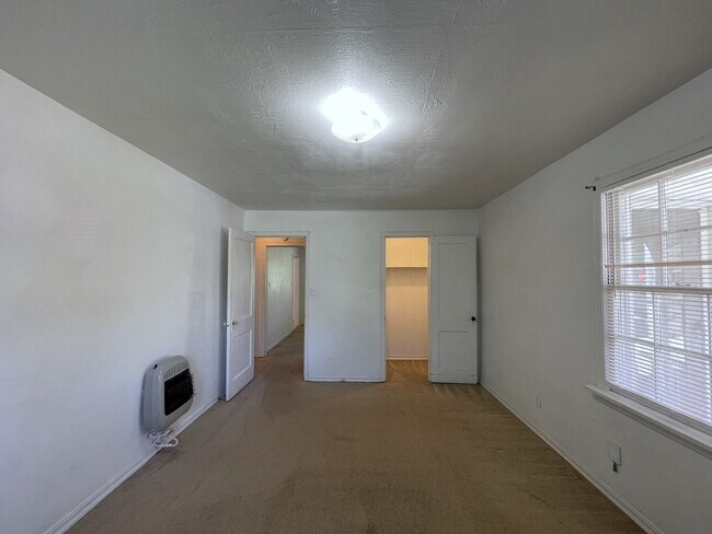 Building Photo - 1705 NW 40th St
