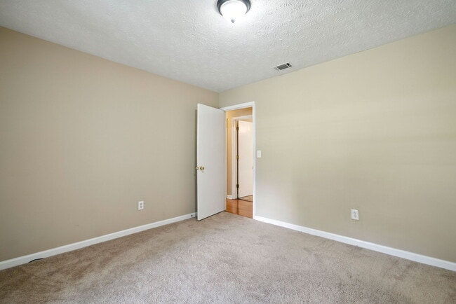 Building Photo - 3045 Wildflower Ln SW