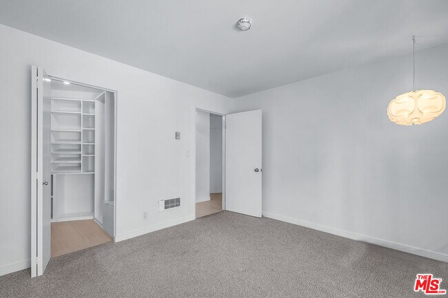 Building Photo - 620 The Village