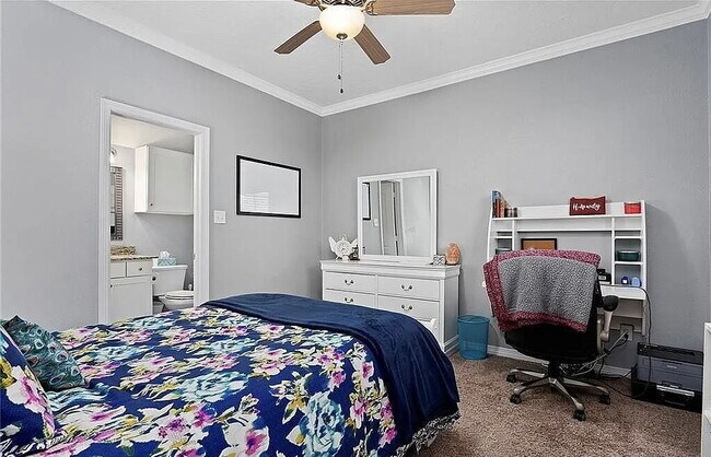 Building Photo - "Charming 1-Bedroom Retreat in Prime College Station Location!"