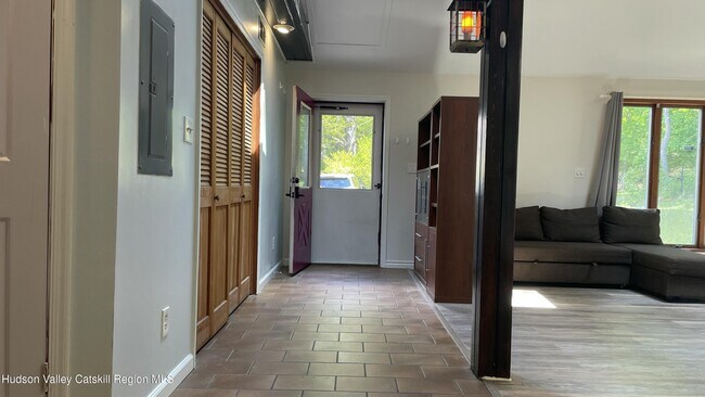 Building Photo - 629 NY-208
