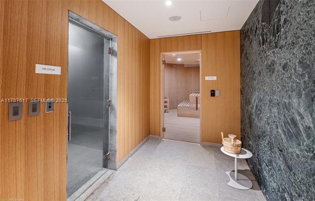 Building Photo - 300 Biscayne Boulevard Way