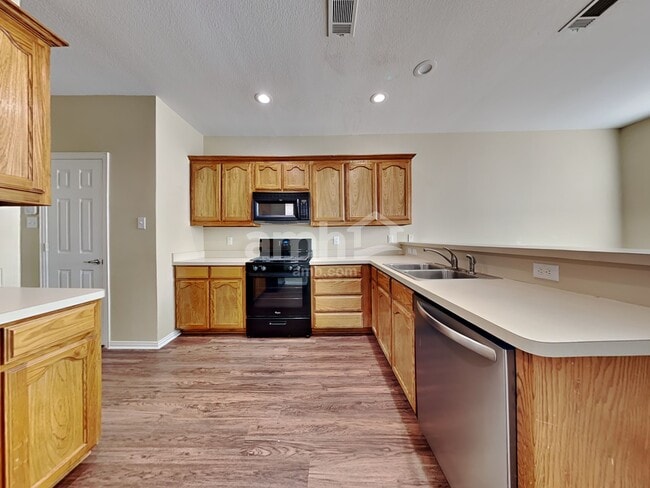 Building Photo - 11932 Brown Fox Dr