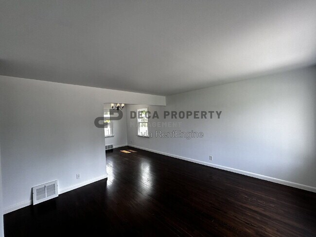 Building Photo - 10922 Juniper Ct