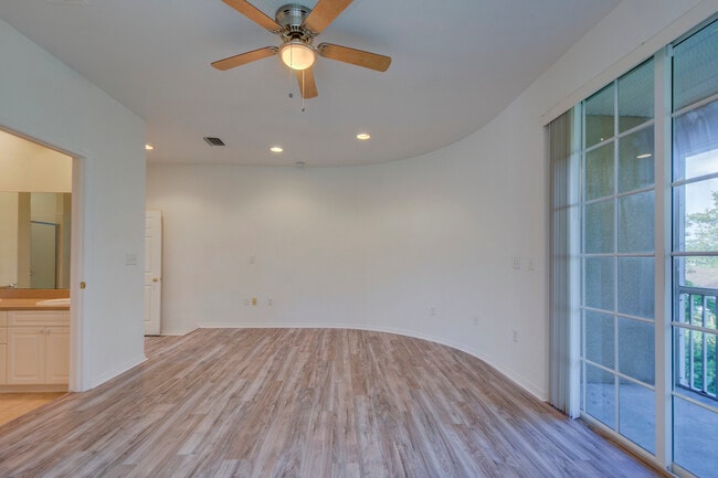 Building Photo - 1800 Bayshore Way