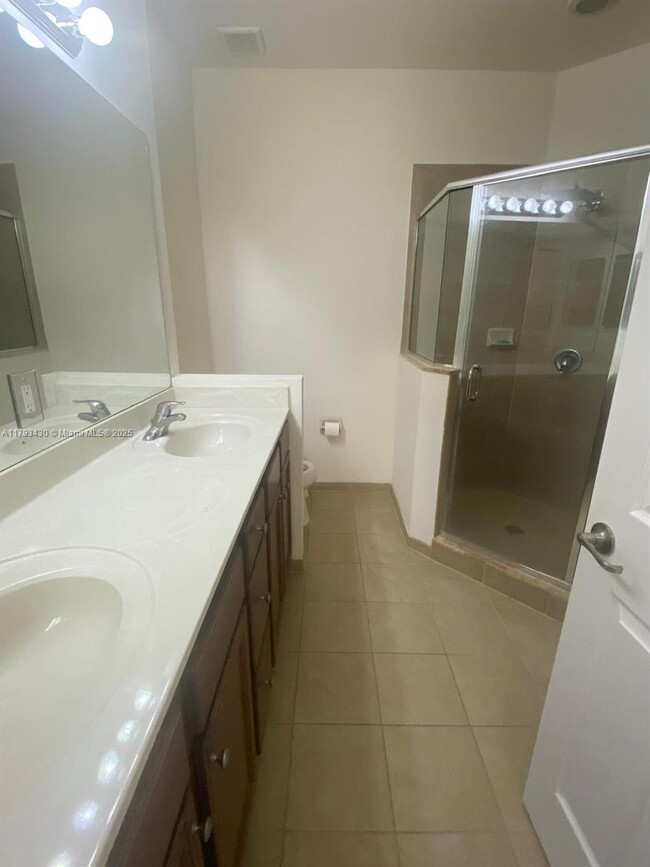 Building Photo - 17460 SW 153rd Ave