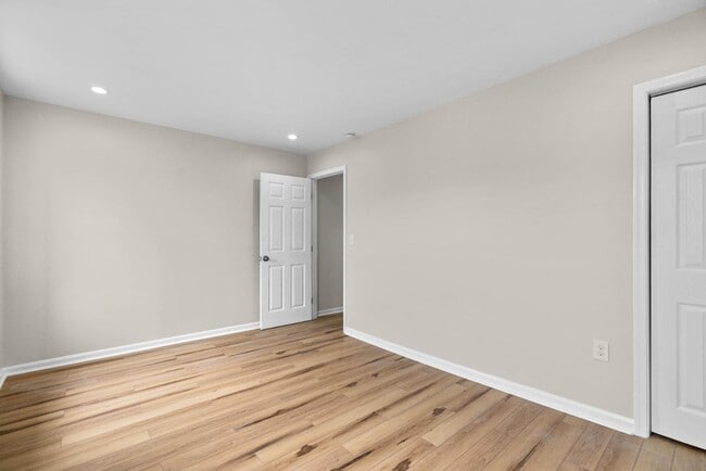 Building Photo - 2202 E Fayette St