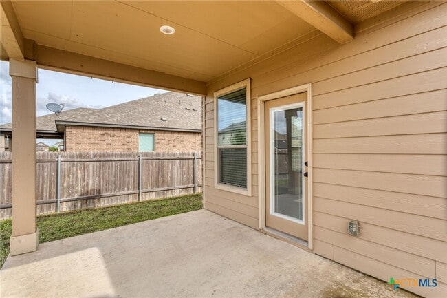 Building Photo - 1605 Henbit Ln