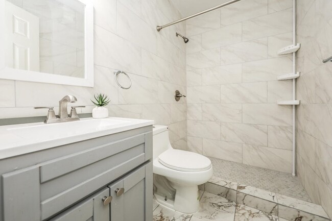 Building Photo - 1920 Madison St