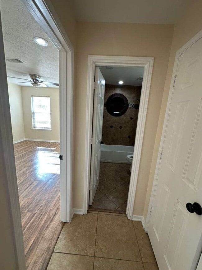 Building Photo - 5718 Straight Way