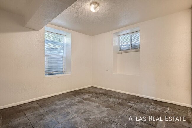 Building Photo - 1569 Lima St