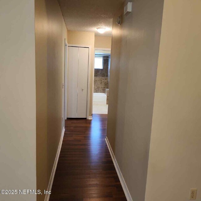 Building Photo - 2210 Captain Kidd Dr