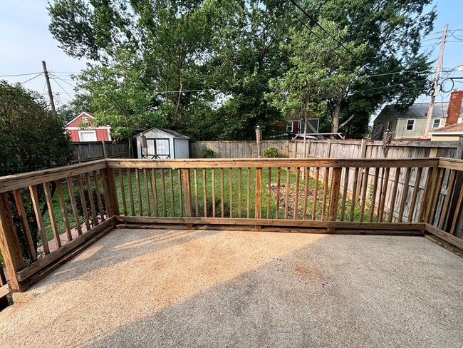 Building Photo - 2705 Fort Dr