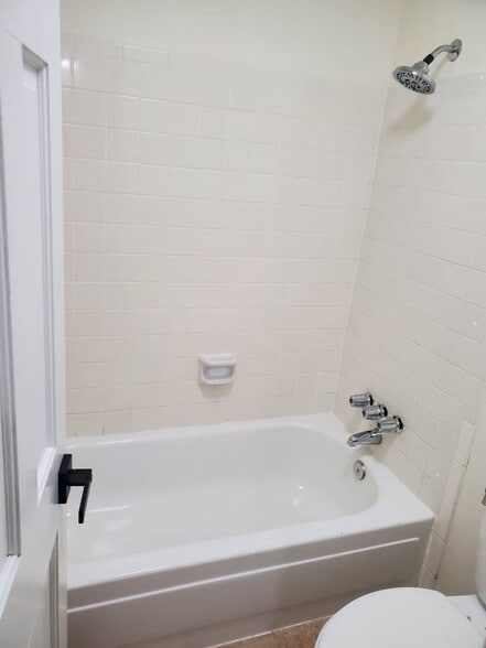 Building Photo - 2216 S Eagle Ct