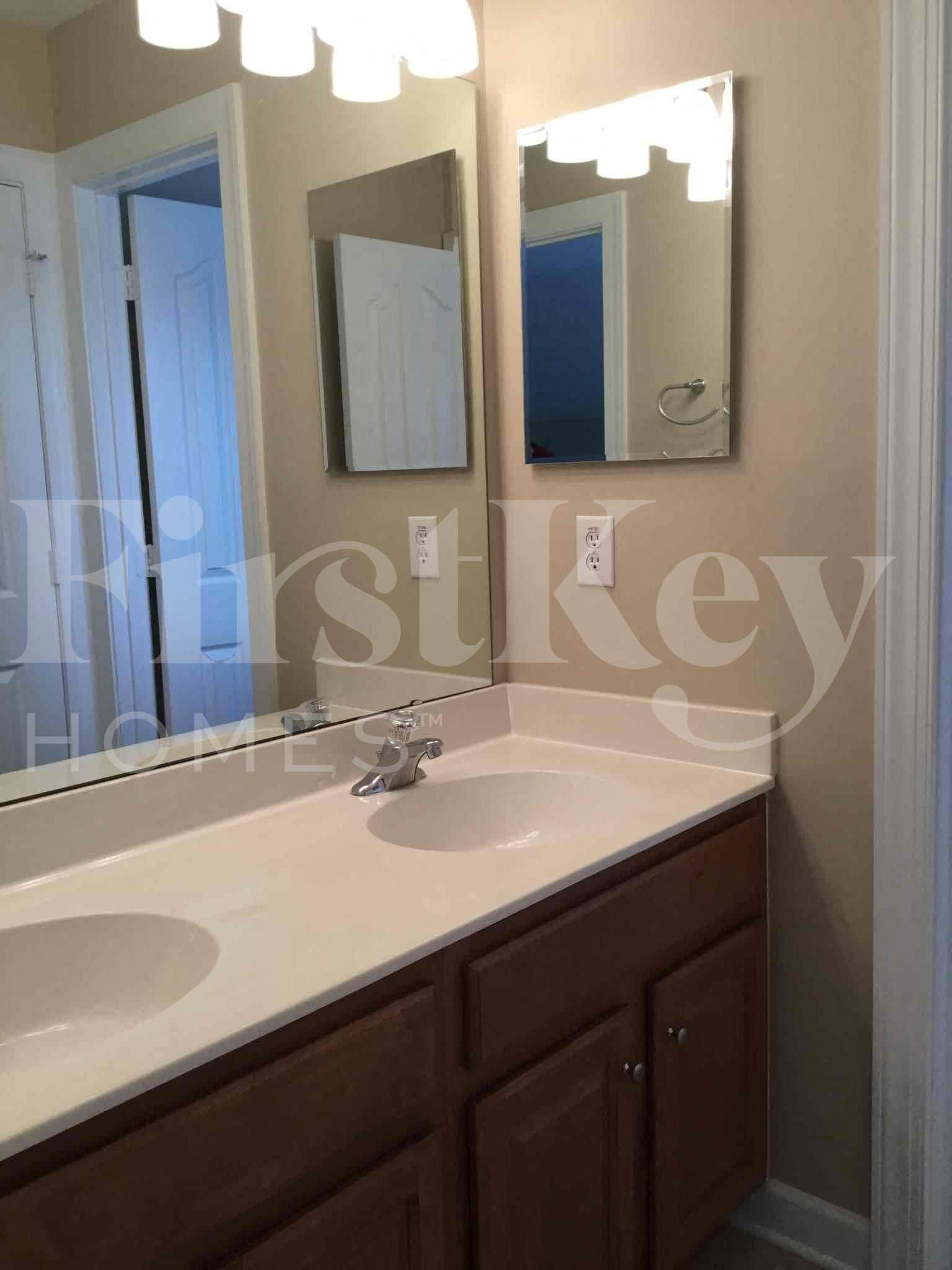 Building Photo - 1504 Aries Ln