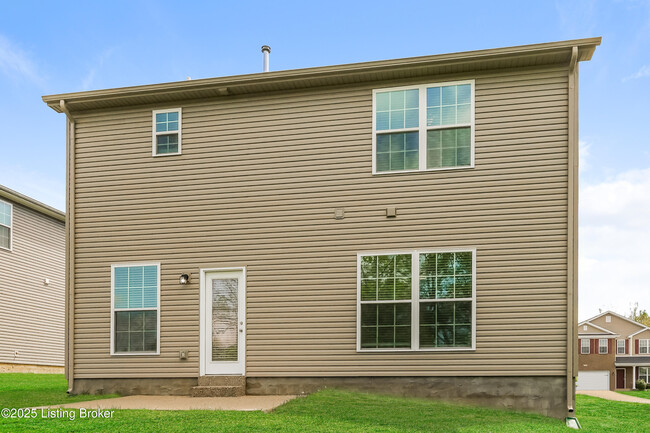 Building Photo - 7907 Cascade Falls Cove